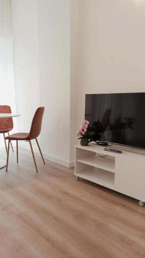Apartament So Fine Petruzzelli Flat Bari Zewnętrze zdjęcie